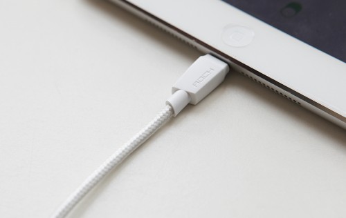 Кабель USB Lightning Rock MFI плетеный  для Apple iPhone / iPad, белый